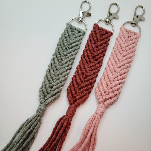 Macrame Keychain - Sage - Picture 2 of 2